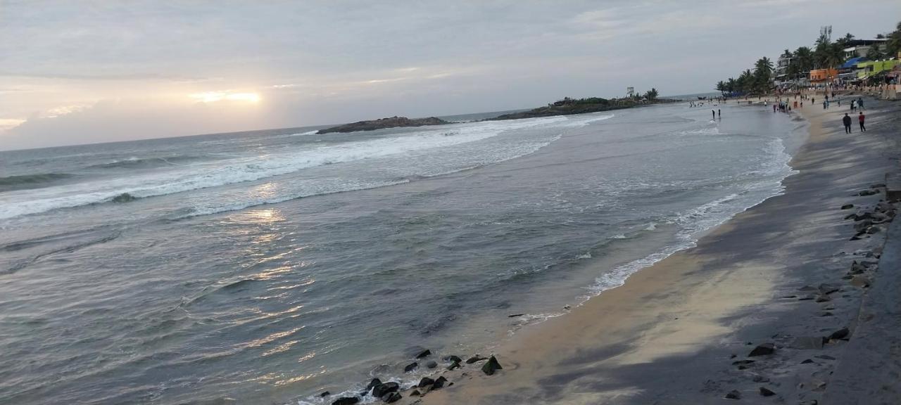Packbag Beach Hotel Kovalam Exterior photo