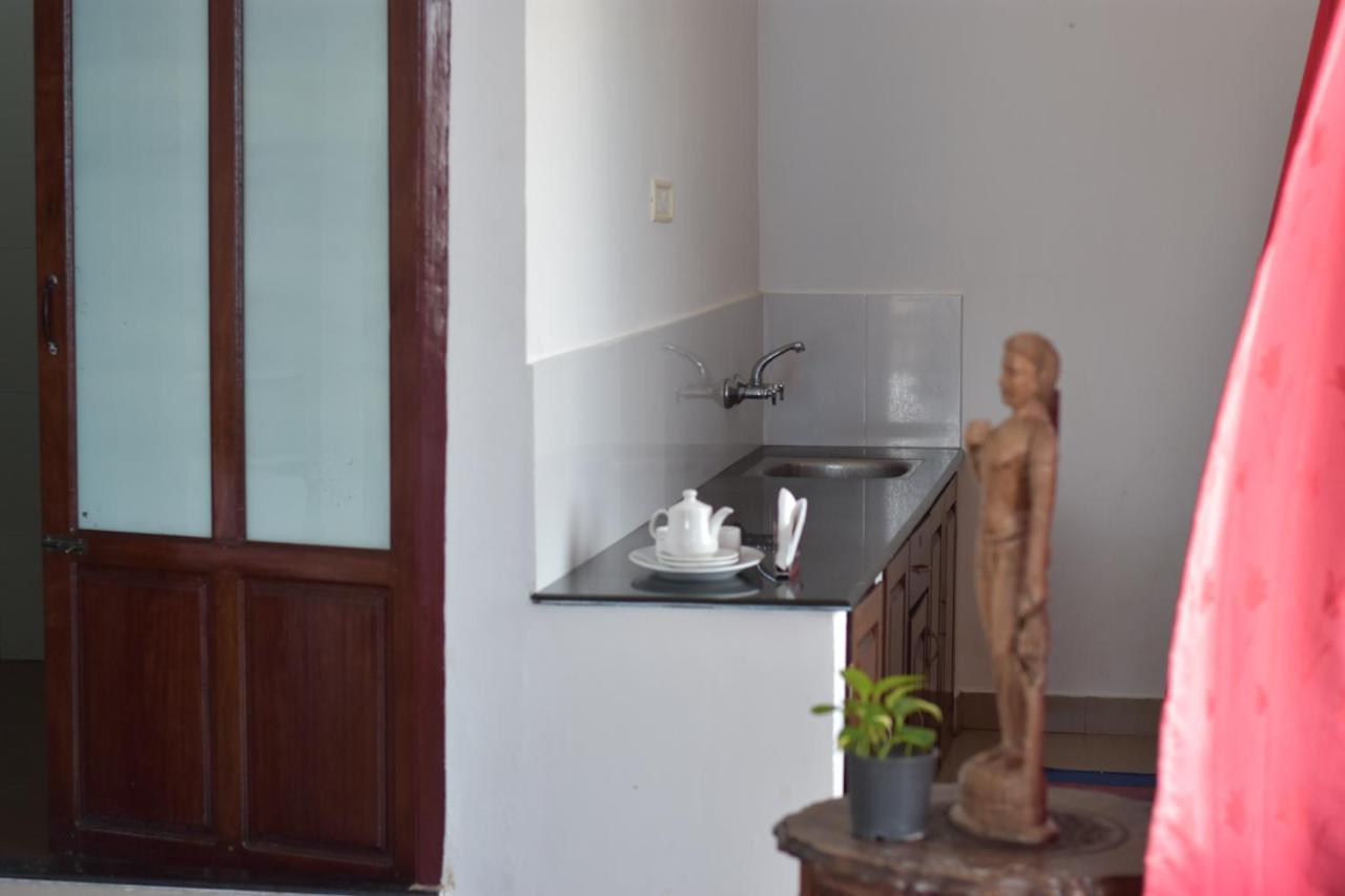 Packbag Beach Hotel Kovalam Exterior photo