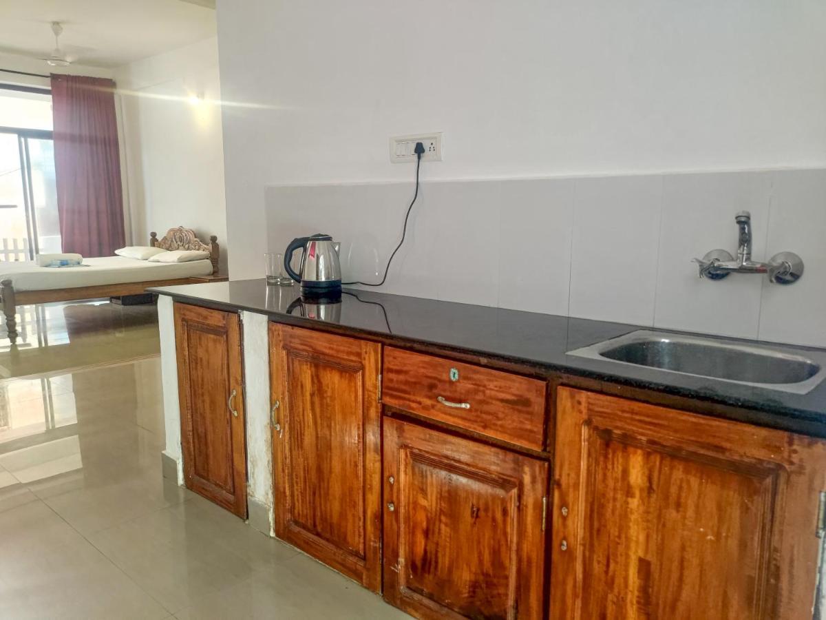 Packbag Beach Hotel Kovalam Exterior photo